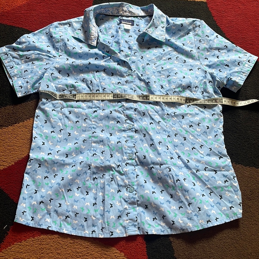 ⚡️⚡️Butterfly button down top - Picture 11 of 12